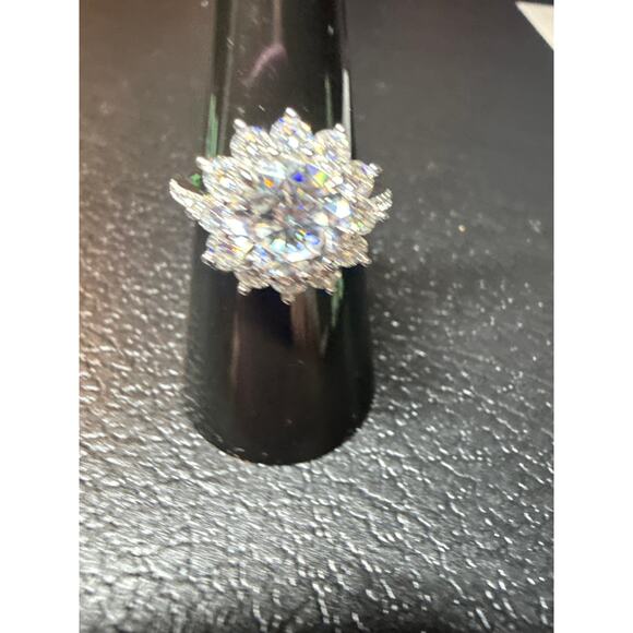 4CT Flower Cut Moissanite Halo Sterling Silver Ring Sz 9 - Picture 2 of 3